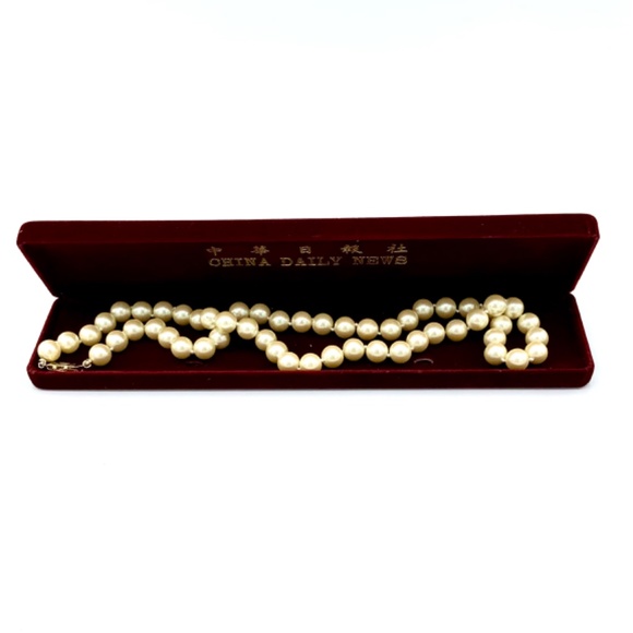 Monet Cream Faux Pearl Necklace Box Clasp Vintage 9mm 55 Pearls 24” Red Box - Picture 8 of 10
